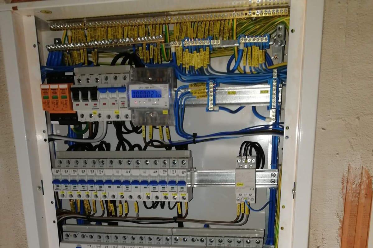 Valena Vít-elektrosluzby.info