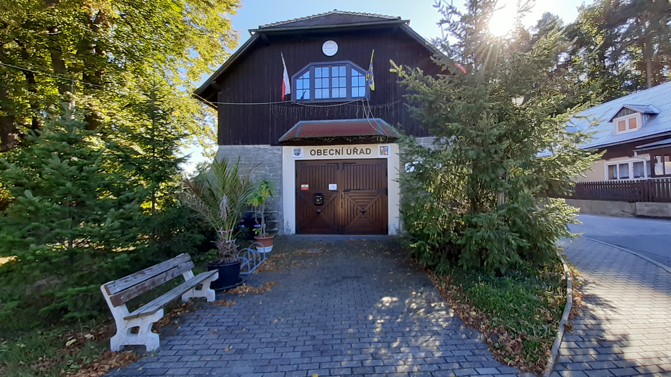 Hamr na Jezeře - obecní úřad foto 4