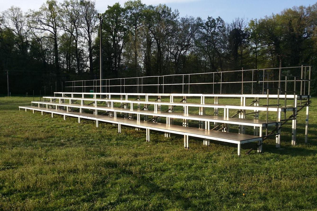 Mobilní podium, tribuny, taneční parket, zajištění a organizace akcí, firemní večírky - Unlimited Event Service s.r.o.