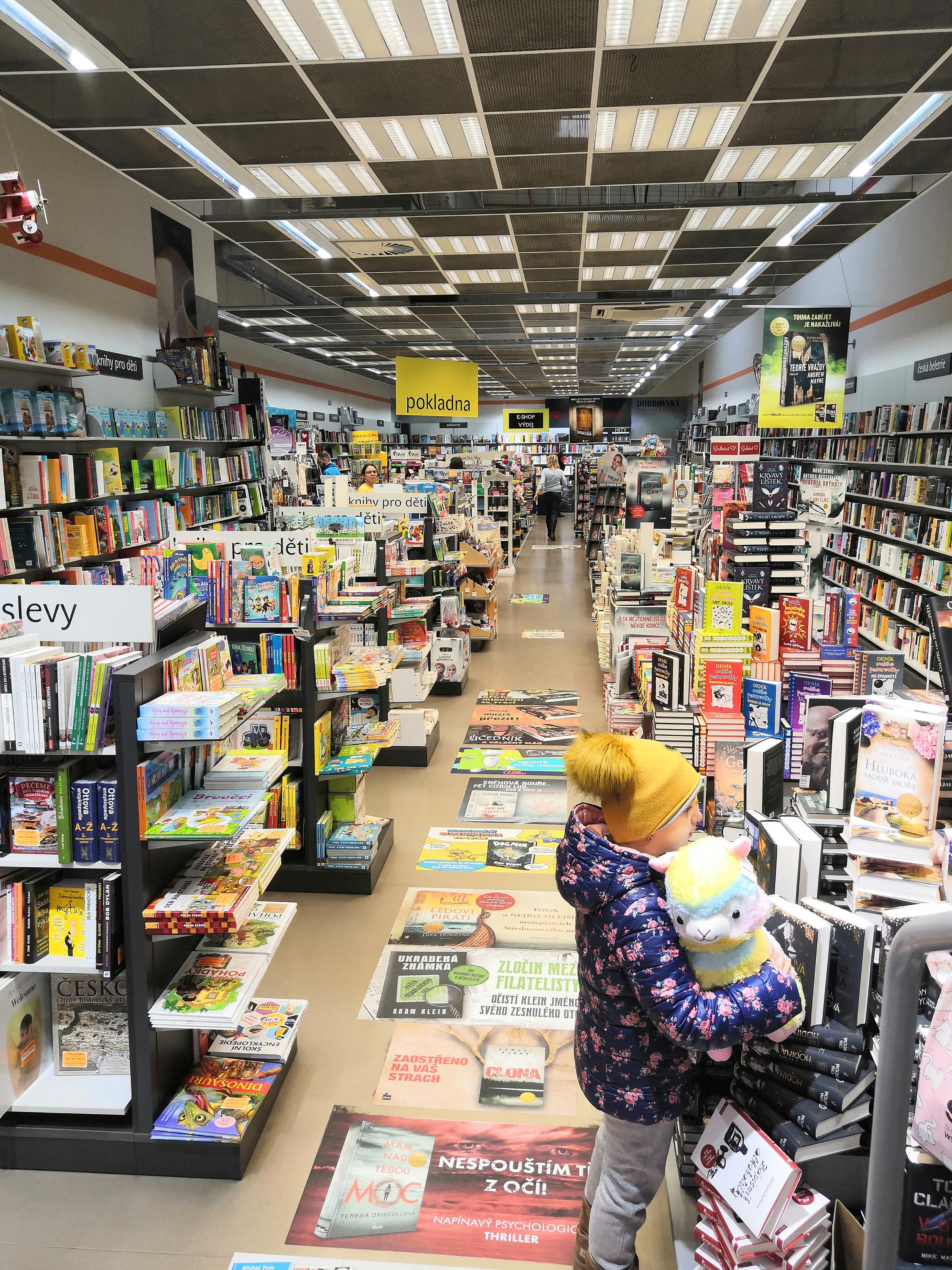Knihkupectví Beta Dobrovský foto 3