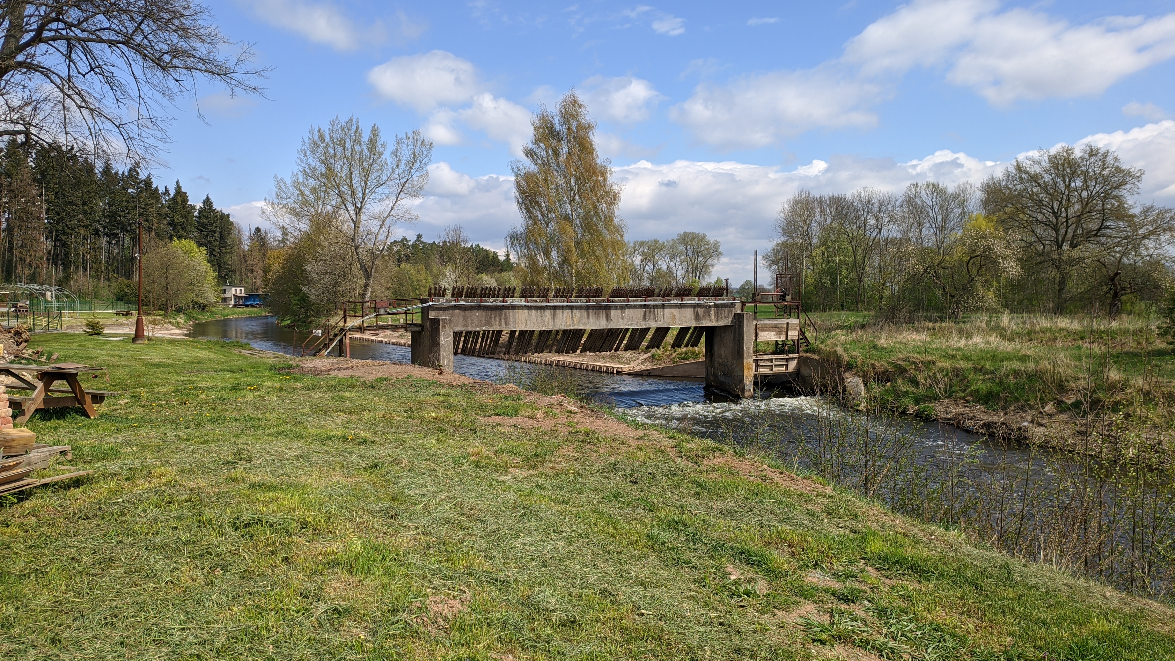 Půjčovna lodí a paddleboardů Metuje foto 3