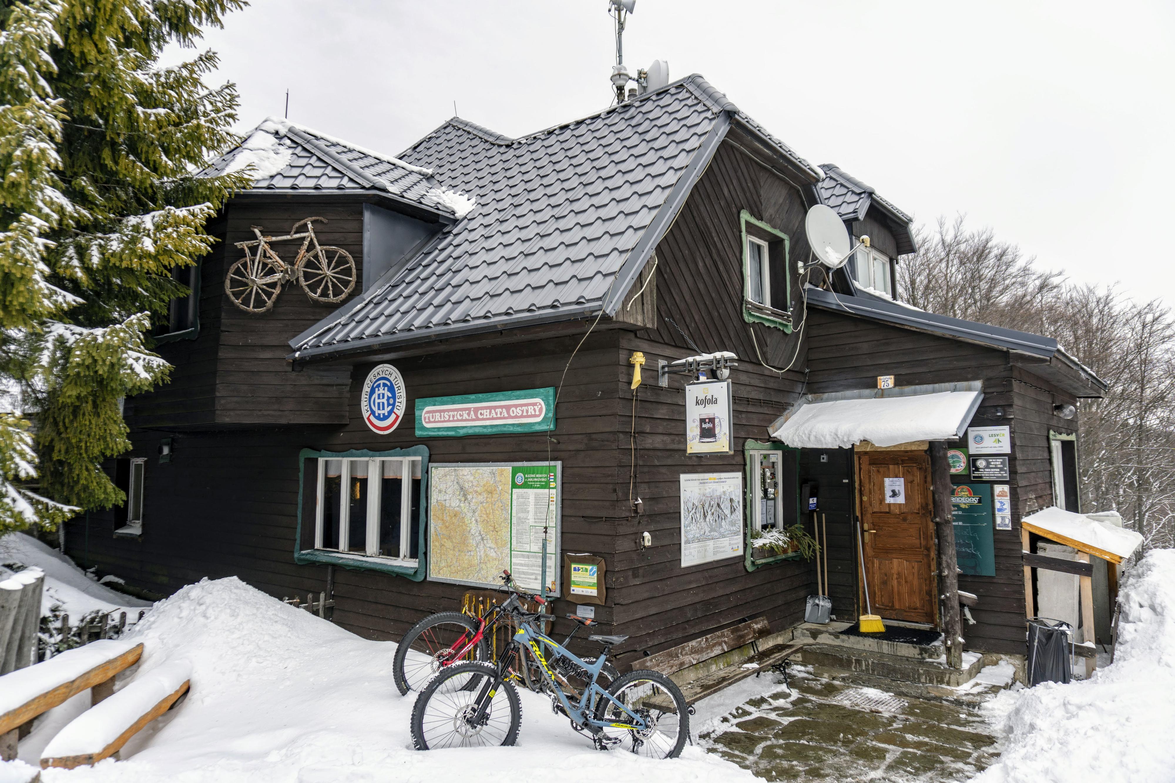 Horská chata Ostrý - restaurace foto 5