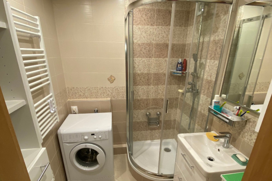 Rekonstrukce panelových bytů a koupelen.