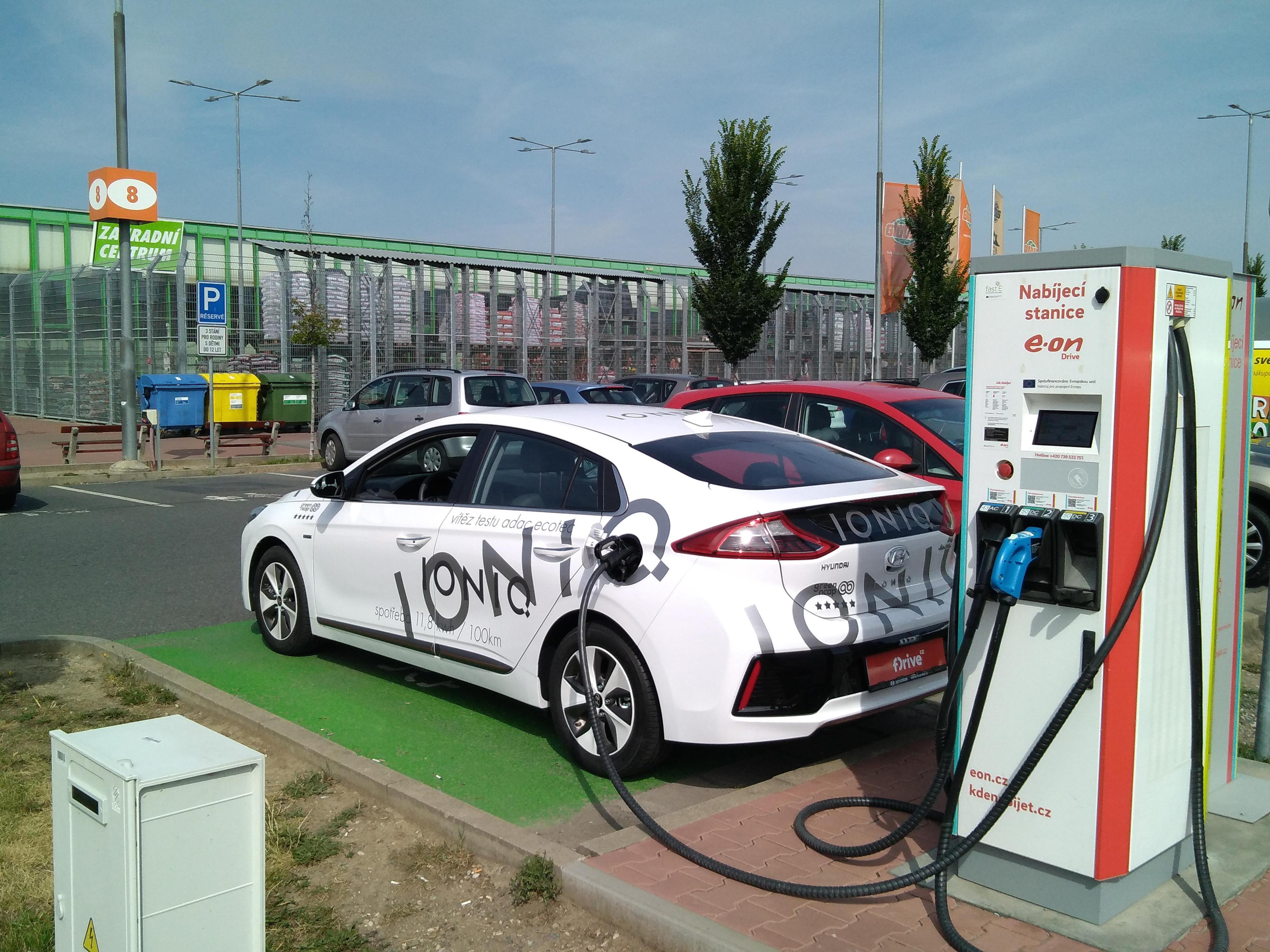 Dobíjecí stanice E.ON Drive foto 3