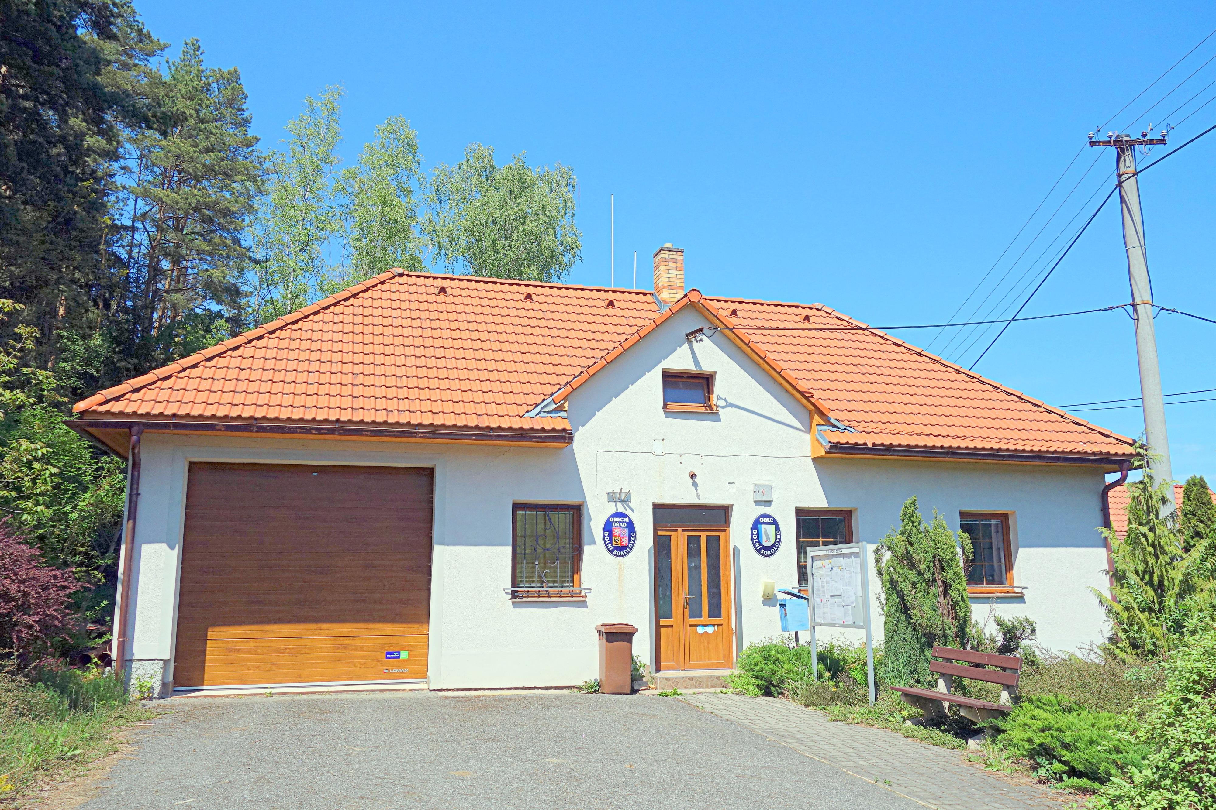 Dolní Sokolovec - obecní úřad foto 2