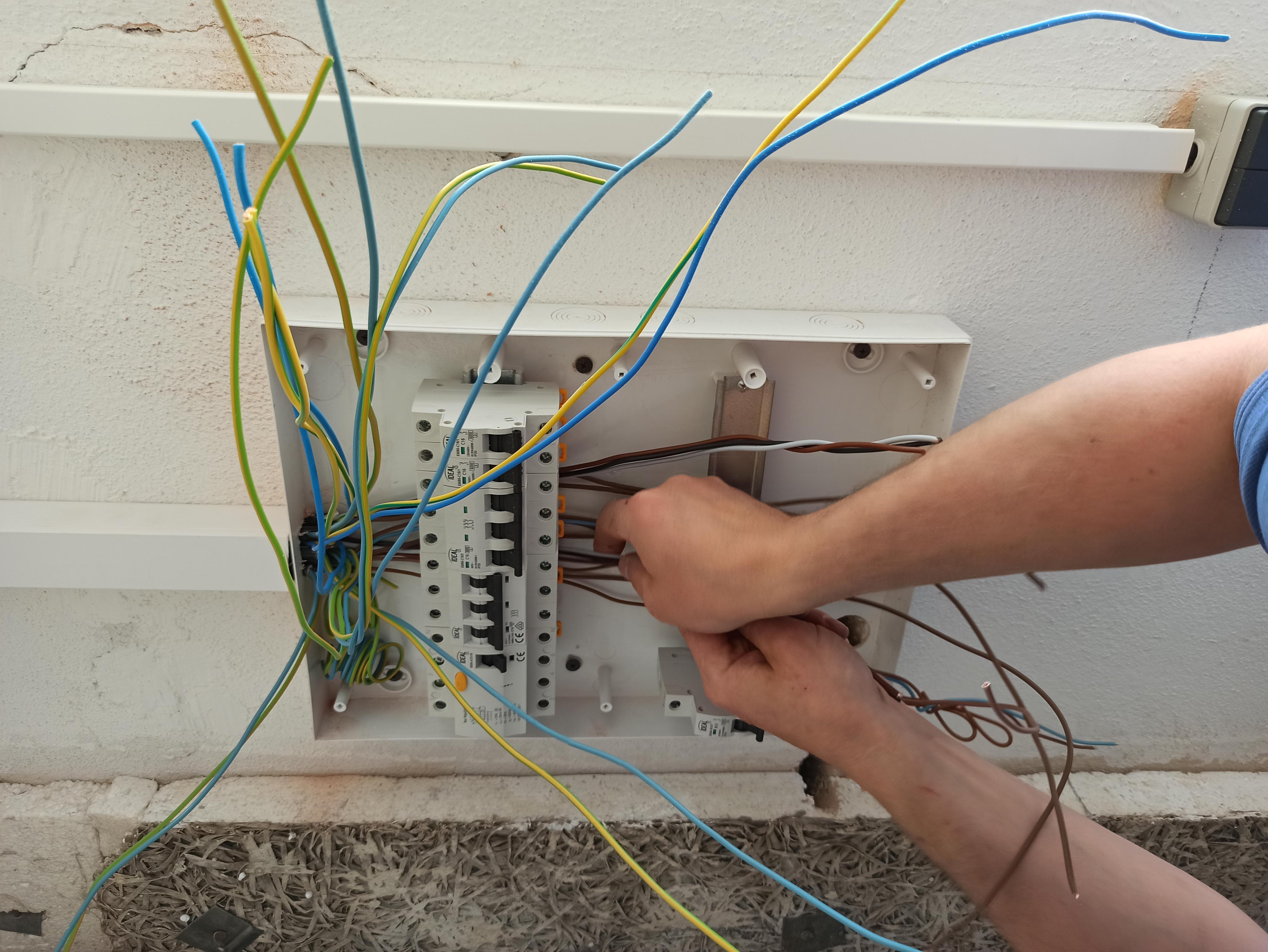 Elektrikář Pavel Pěnička foto 4