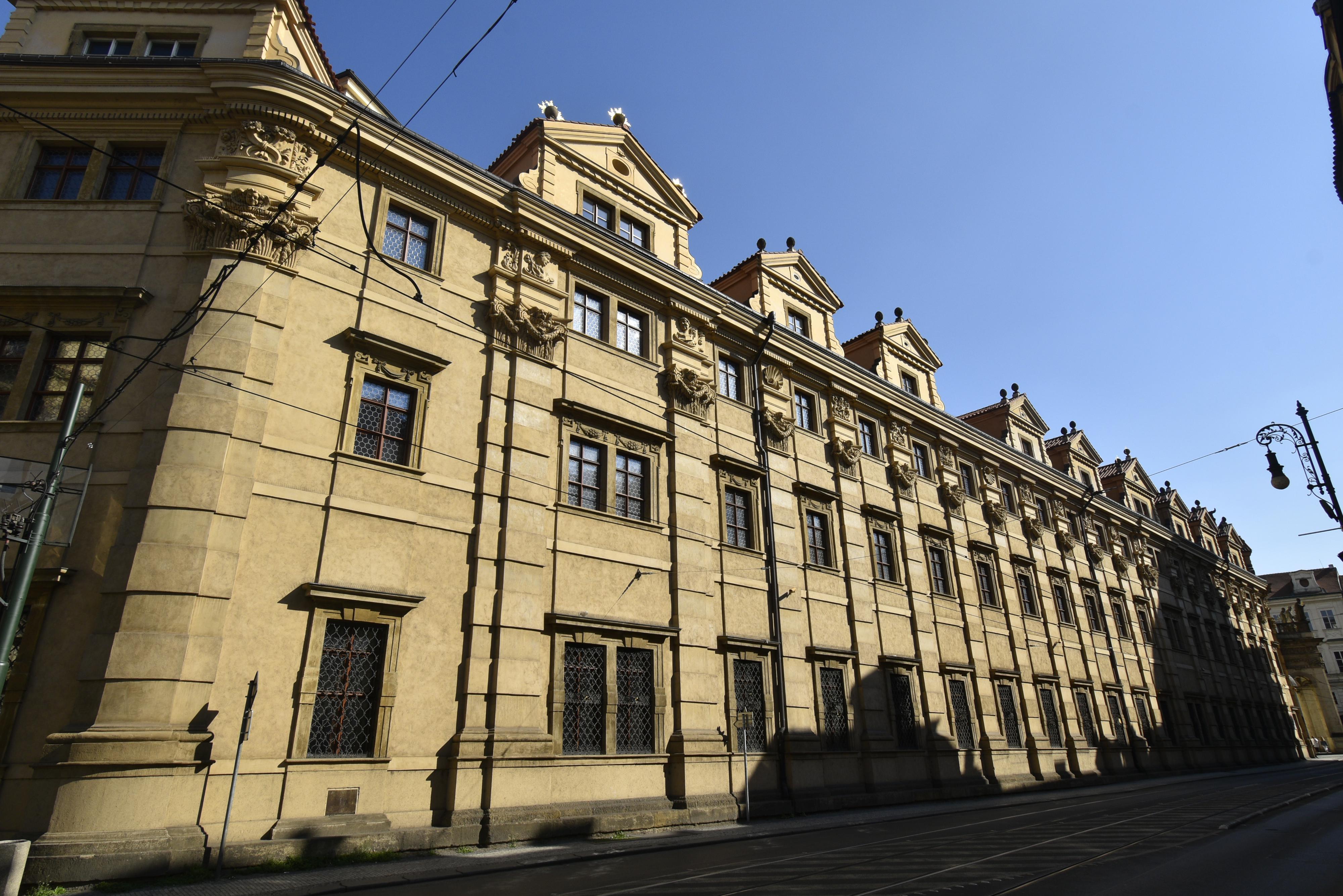 Salvátorská farní knihovna foto 2