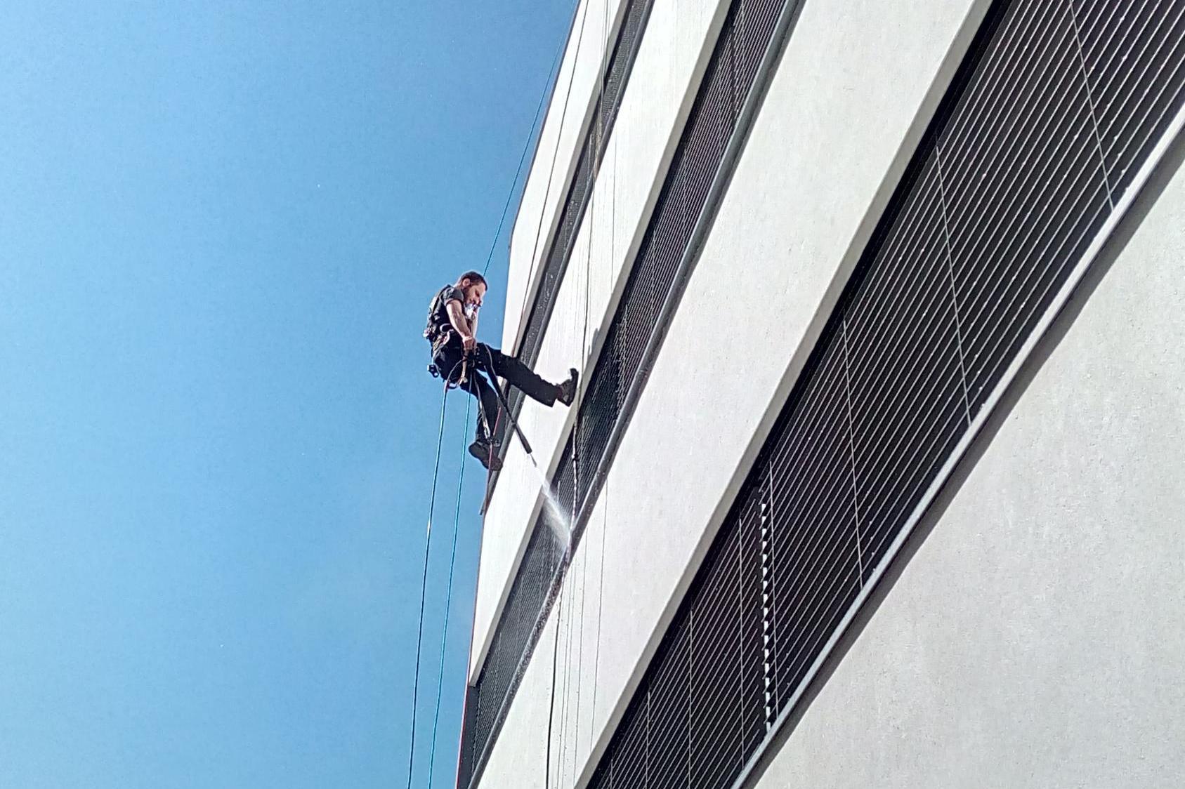 Climb and clean, s.r.o.