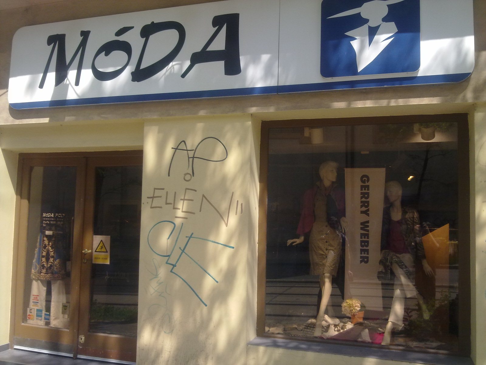 Móda Poly foto 2