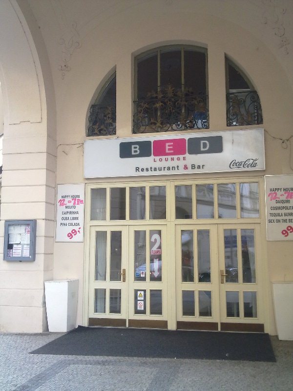 BED Lounge - Cocktail Bar & Café foto 2
