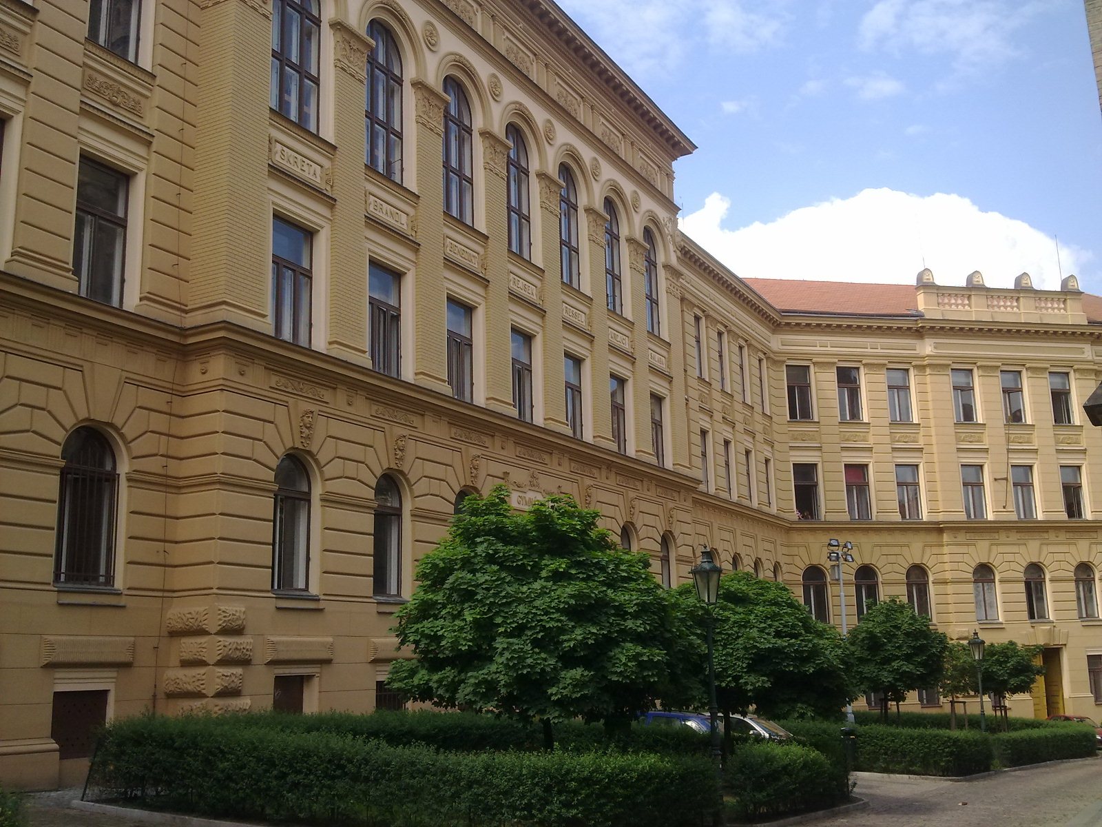 Gymnázium Karla Sladkovského Praha 3