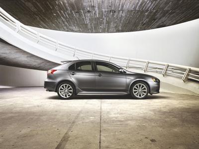 Mitsubishi Motors foto 3