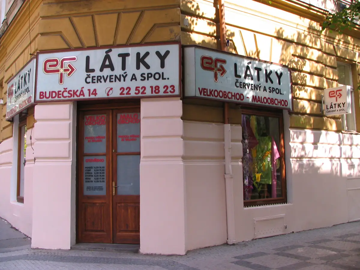 Látky Červený a spol.