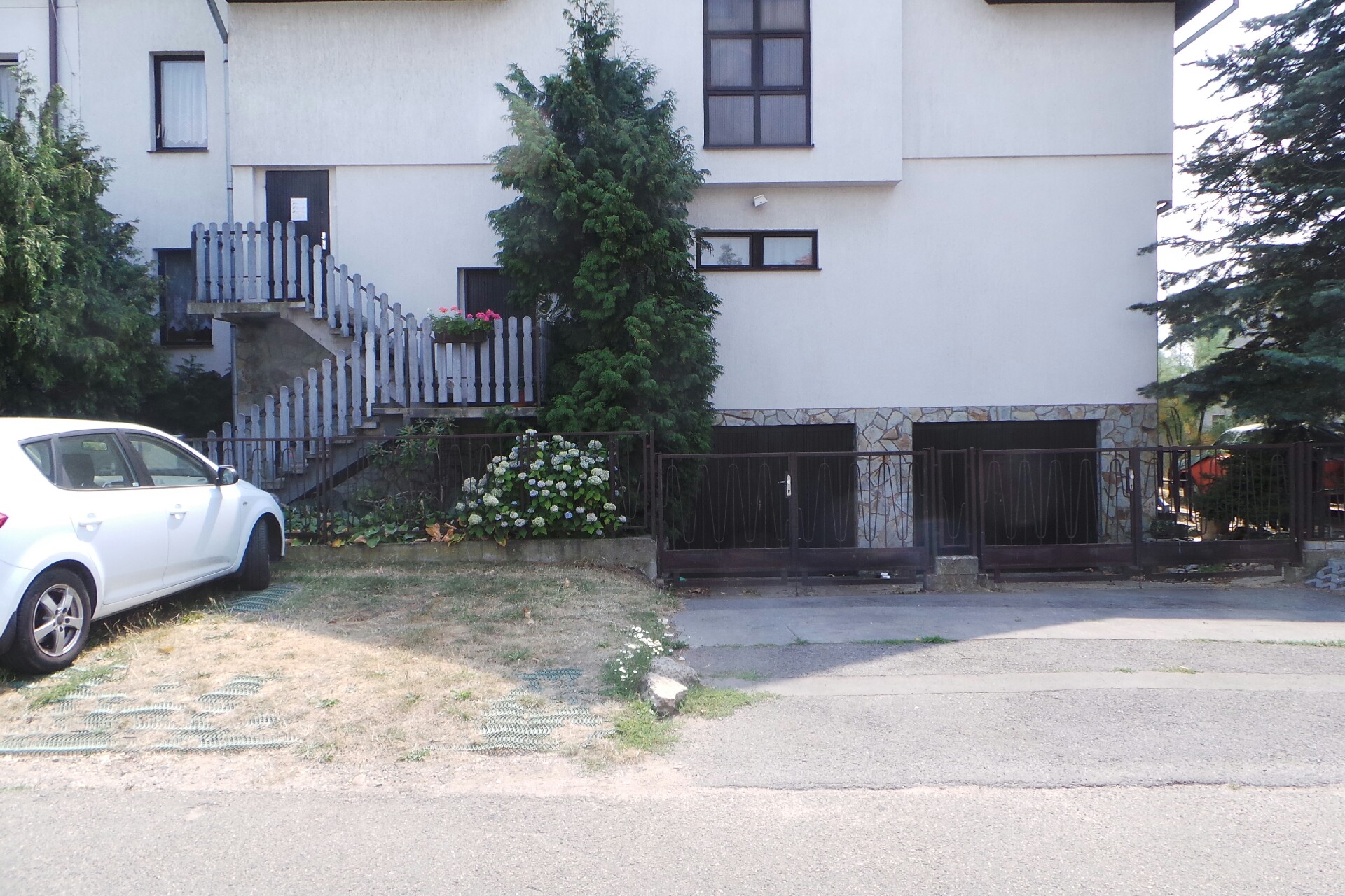 RANSOME@WHITTAKER INSURANCE, s.r.o.