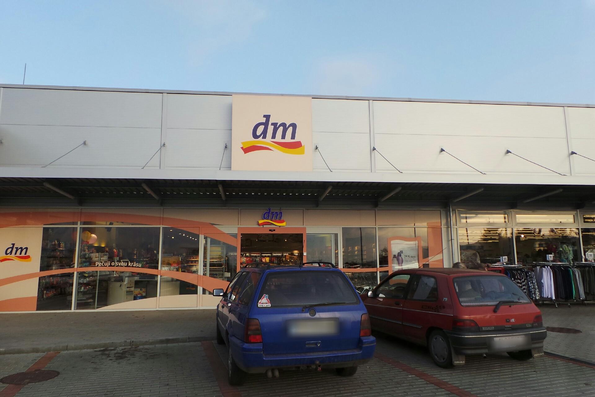 dm drogerie markt s.r.o. foto 1