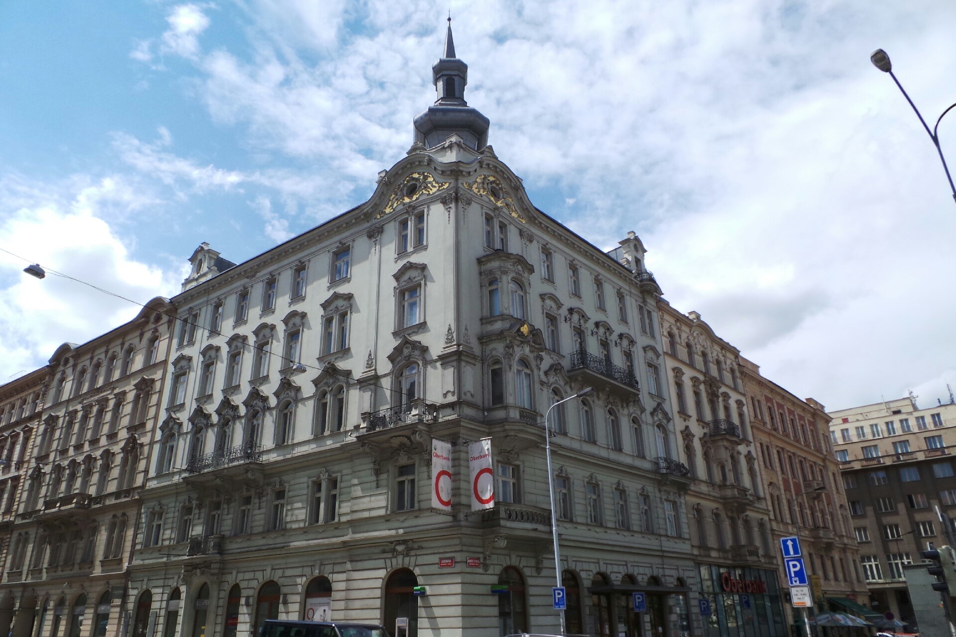 COMPAGNIE FRANCAISE D´ ASSURANCE POUR LE COMMERCE EXTERIEU, organizační složka Česko