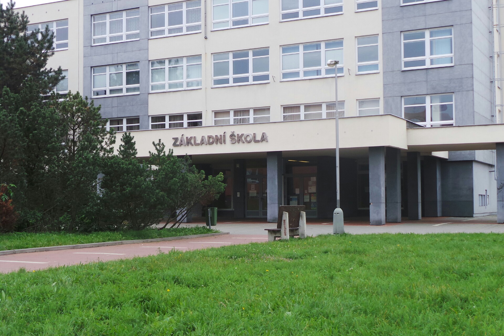 ZŠ Ostrava, Generála Píky