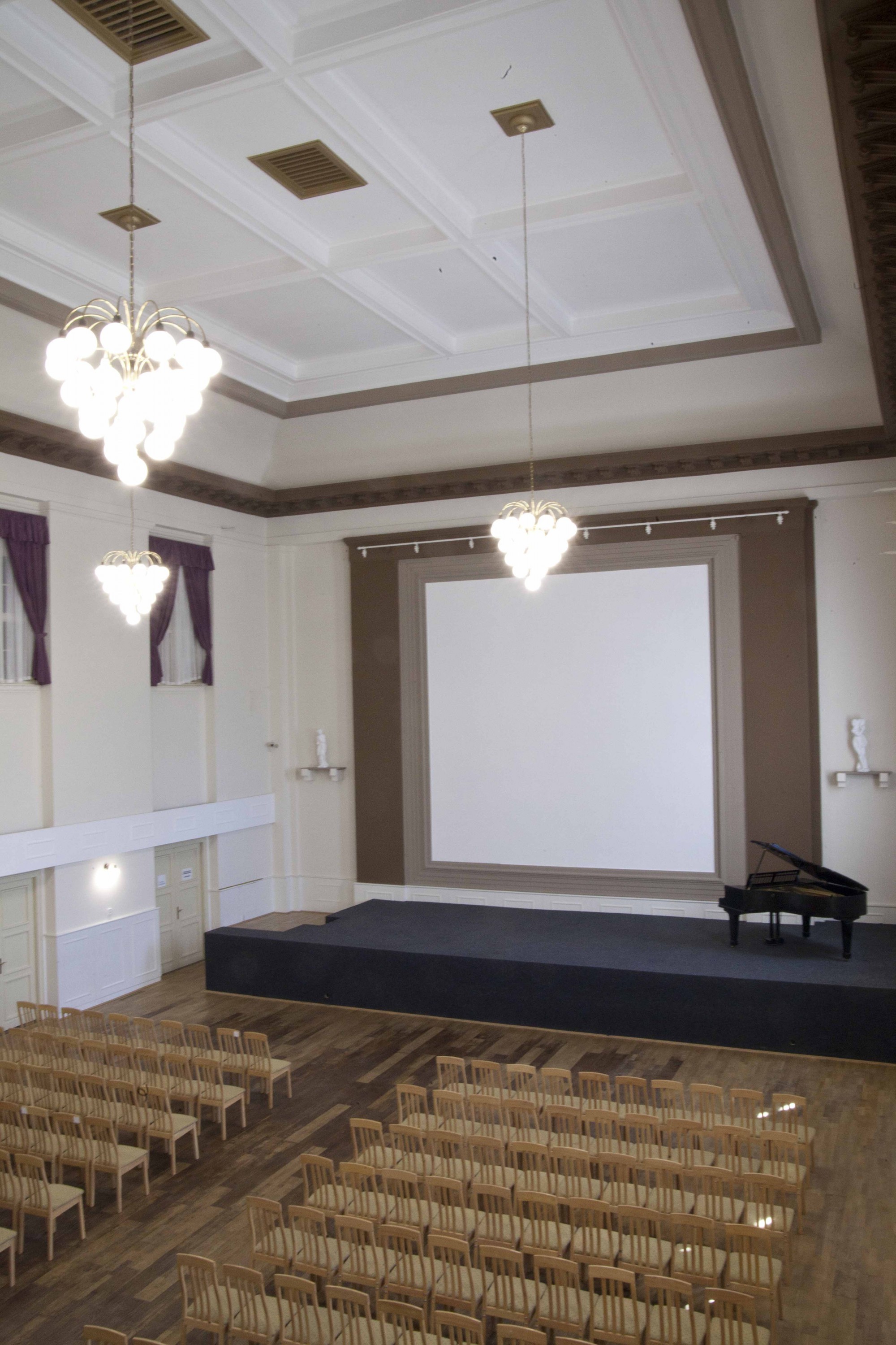 Dělnický dům - pronájem sálů foto 4