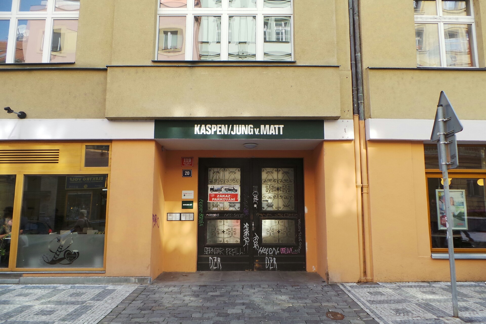 EST - OUEST CONSEILS Praha, s.r.o.