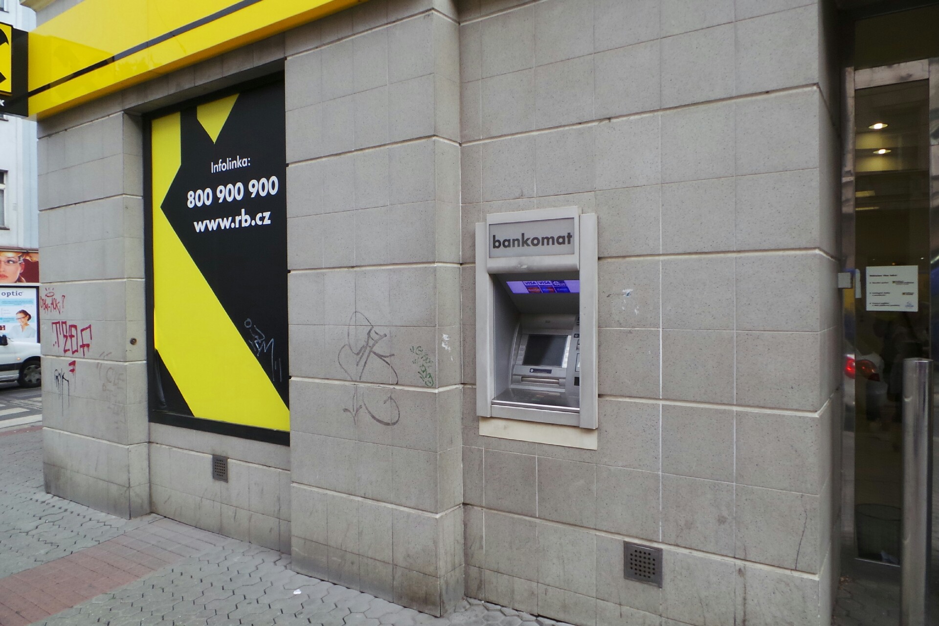 Raiffeisenbank - bankomat