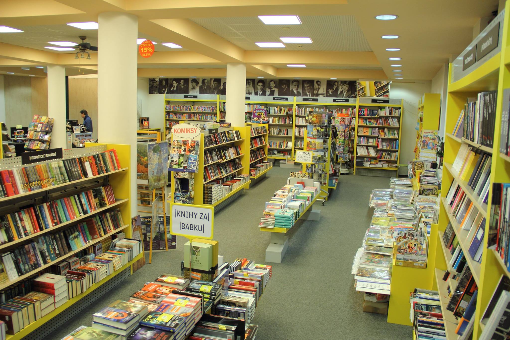 KAPITOLA Knihkupectví foto 4