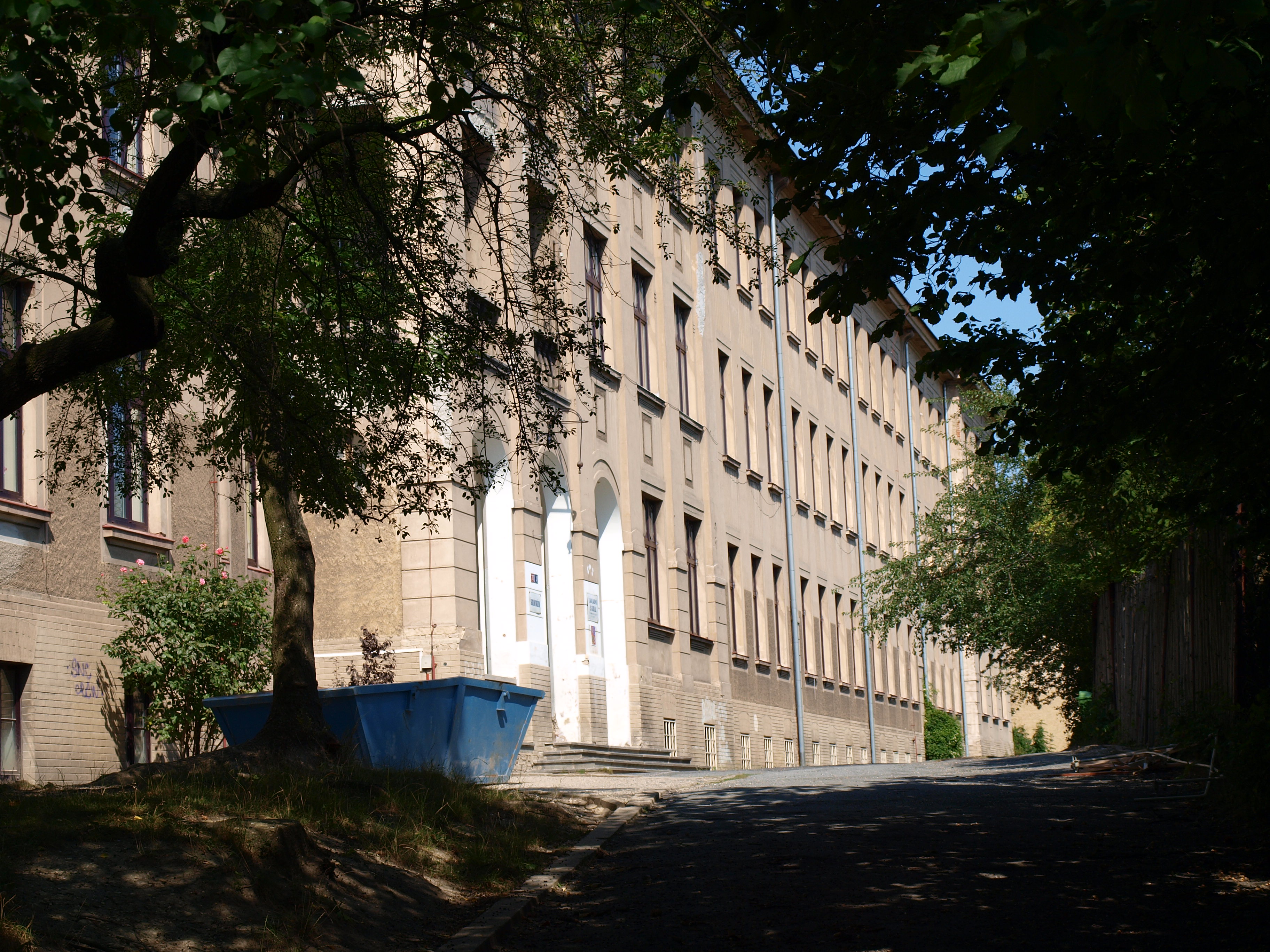 ZŠ Slaný, Politických vězňů foto 3