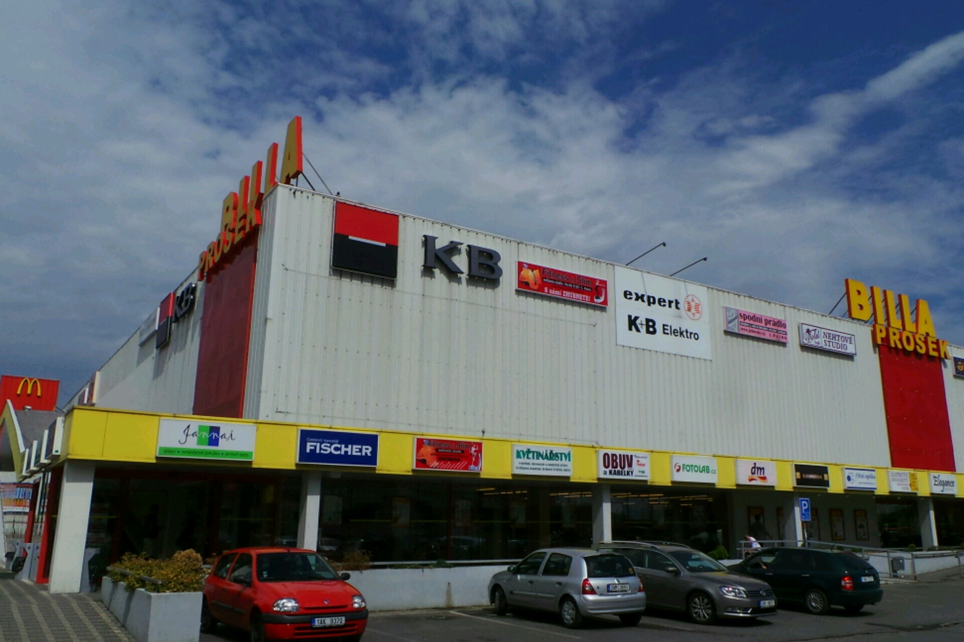 dm drogerie markt s.r.o. foto 1