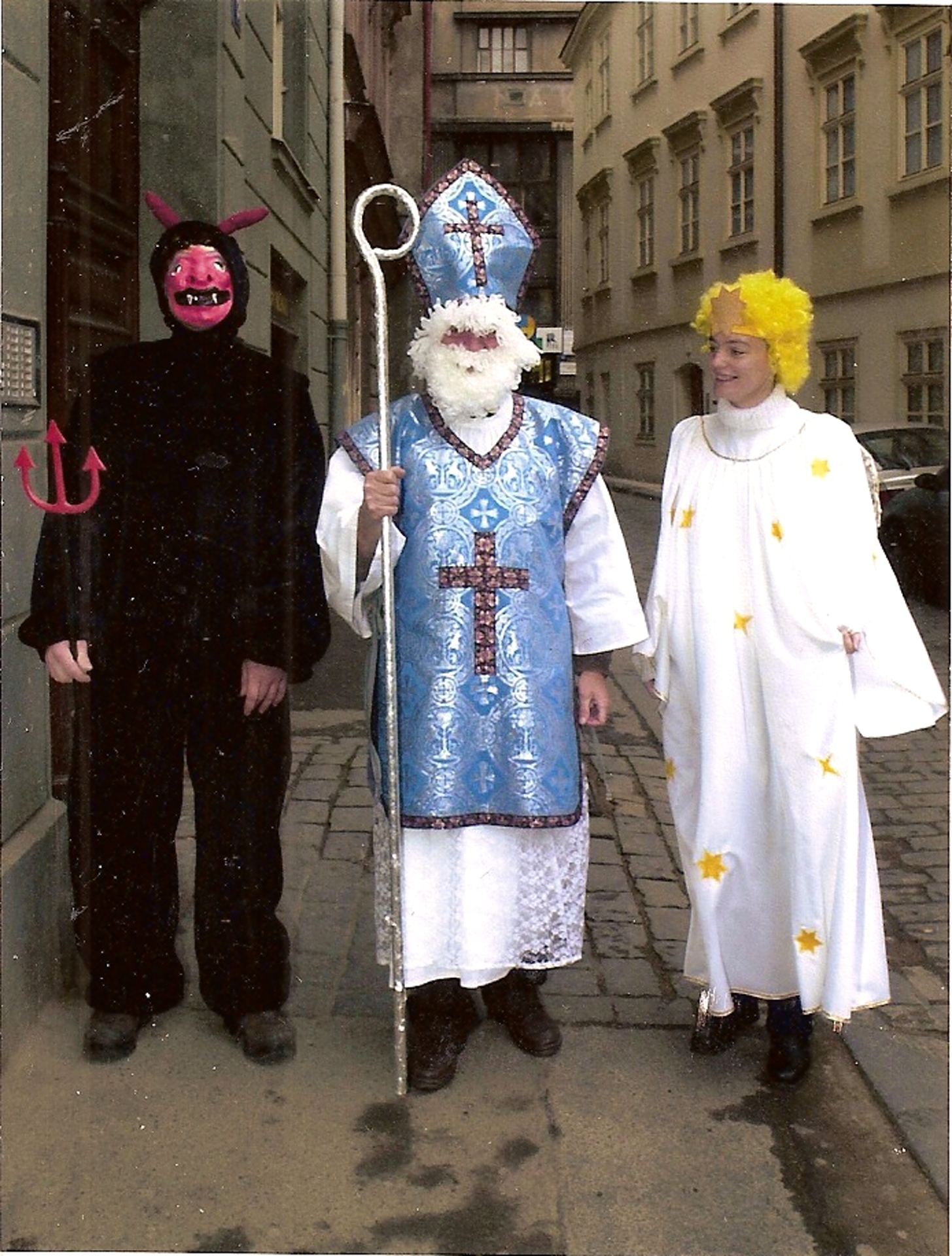 LADANA půjčovna společenských, historických a divadelních kostýmů foto 5