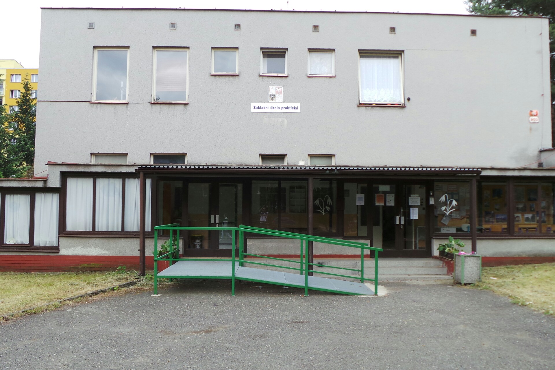 Odborná škola, Základní škola a Mateřská škola, Plzeň, Macháčkova 45