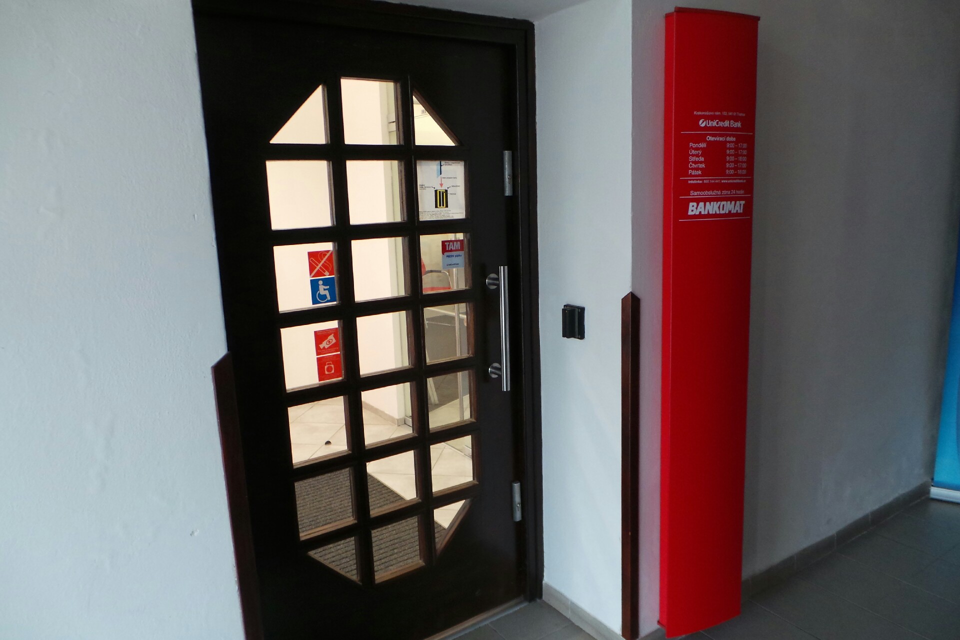 Bankomat UniCredit Bank Czech Republic foto 3