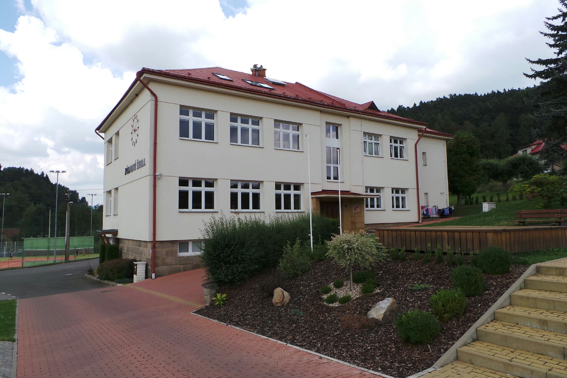 Základní škola Koberovy