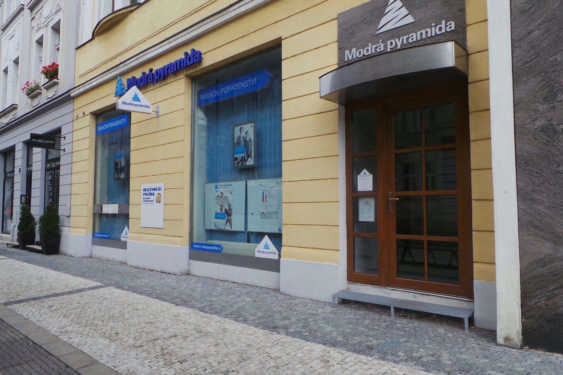 Eva Halberštátová - Modrá pyramida