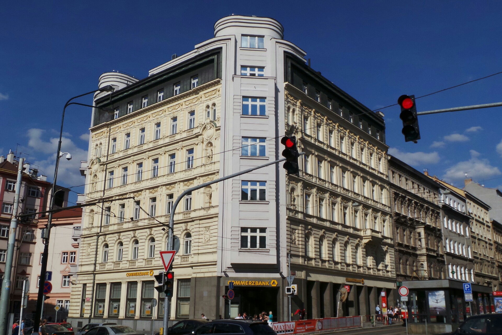 COMMERZBANK Aktiengesellschaft, pobočka Praha