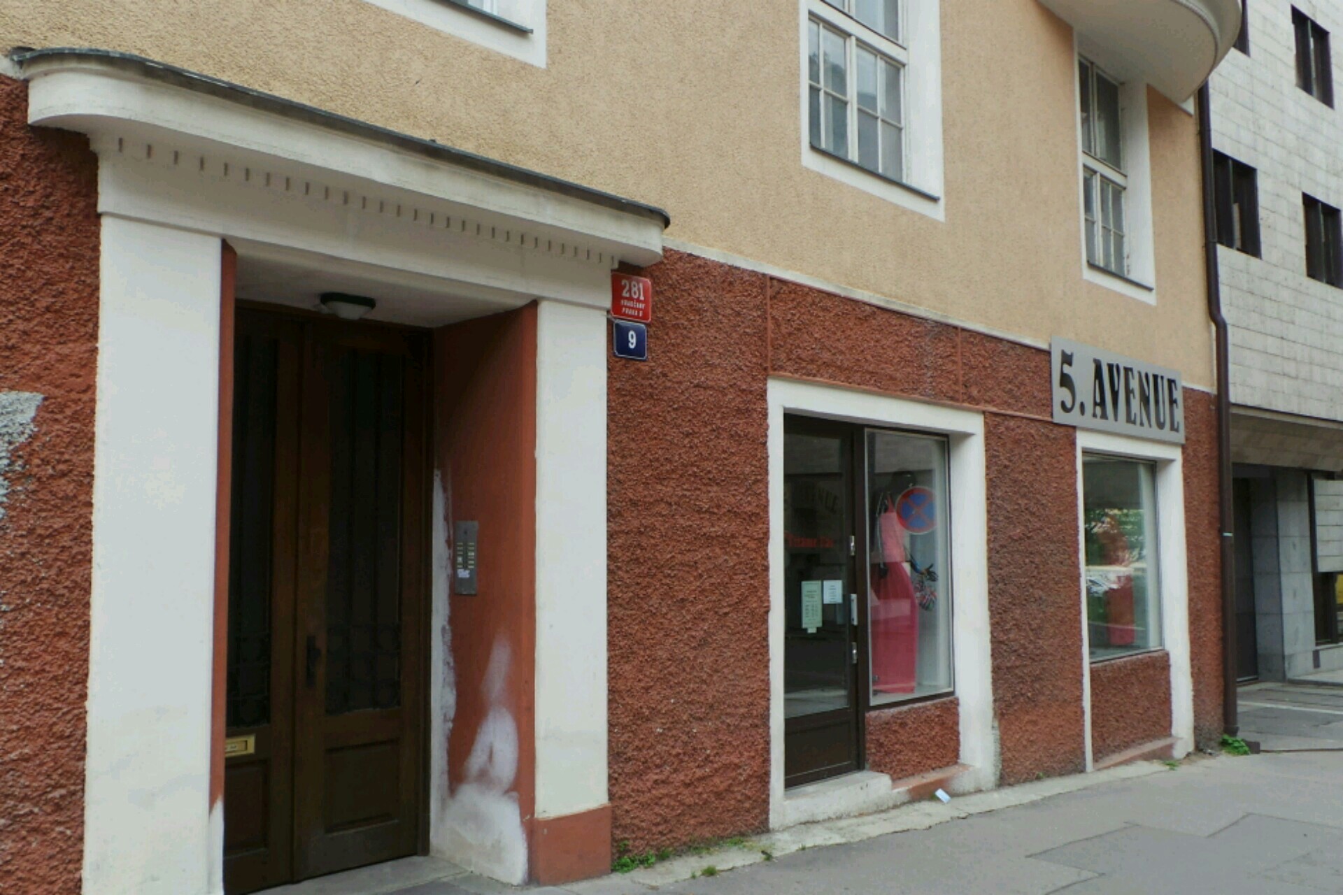 5. AVENUE EXCLUSIVE, s.r.o.