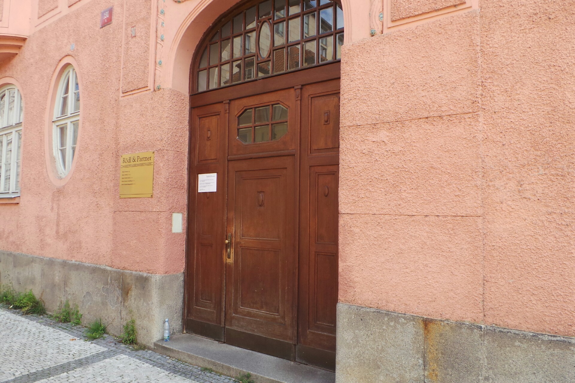 Mgr. Kristina Kedroňová, advokát foto 1