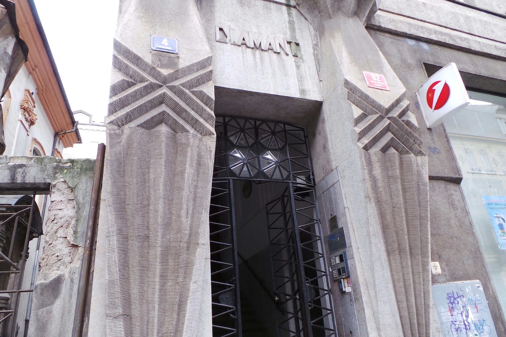 Galerie S.V.U. Mánes Diamant