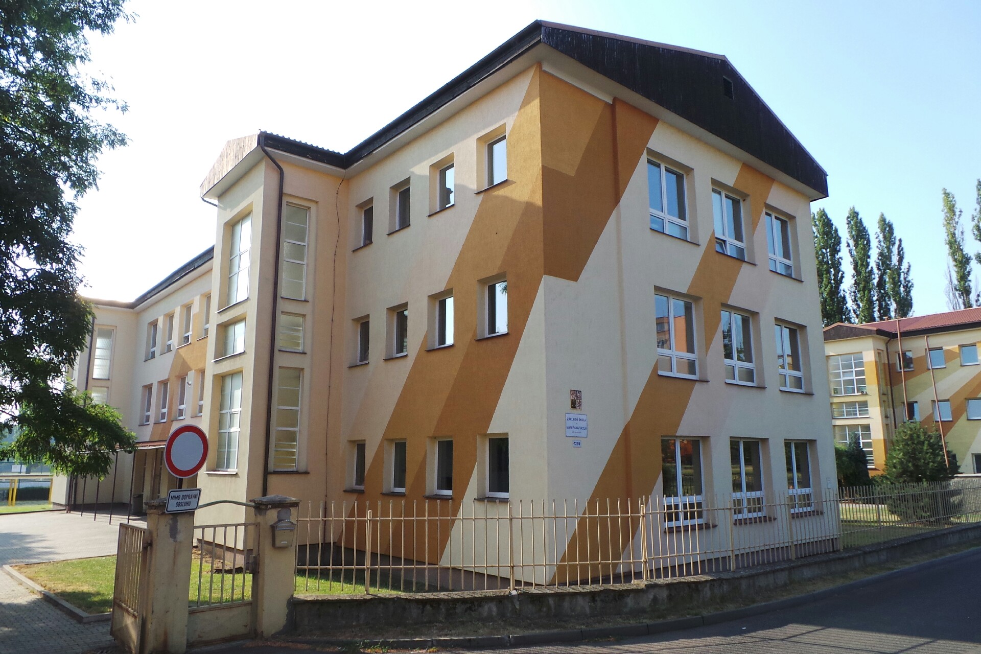 Základní škola a mateřská škola při nemocnici , Kadaň , Chomutovská 1289