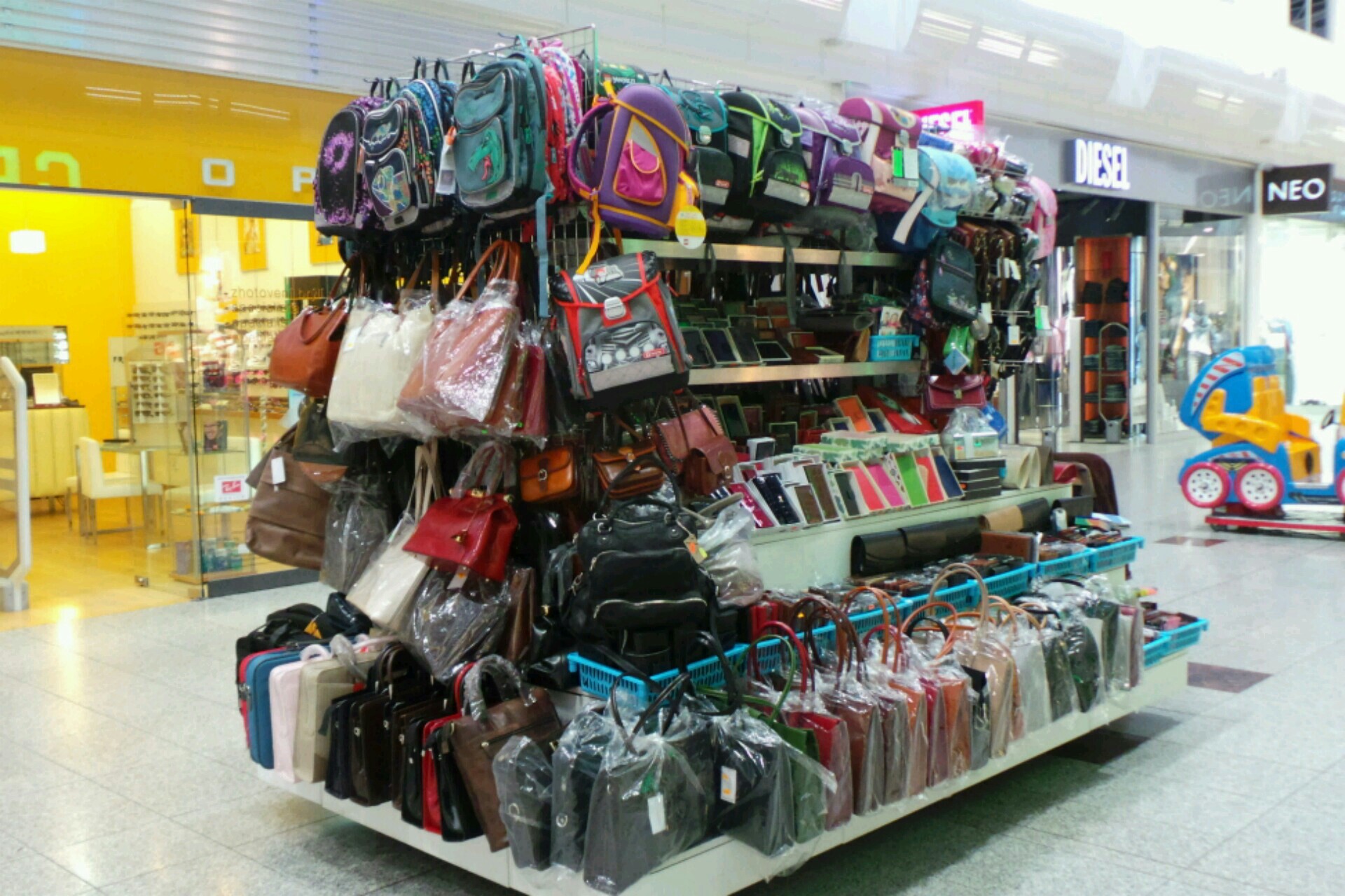 Spas Vassilev Bogatinov - KOŽENÁ GALANTERIE