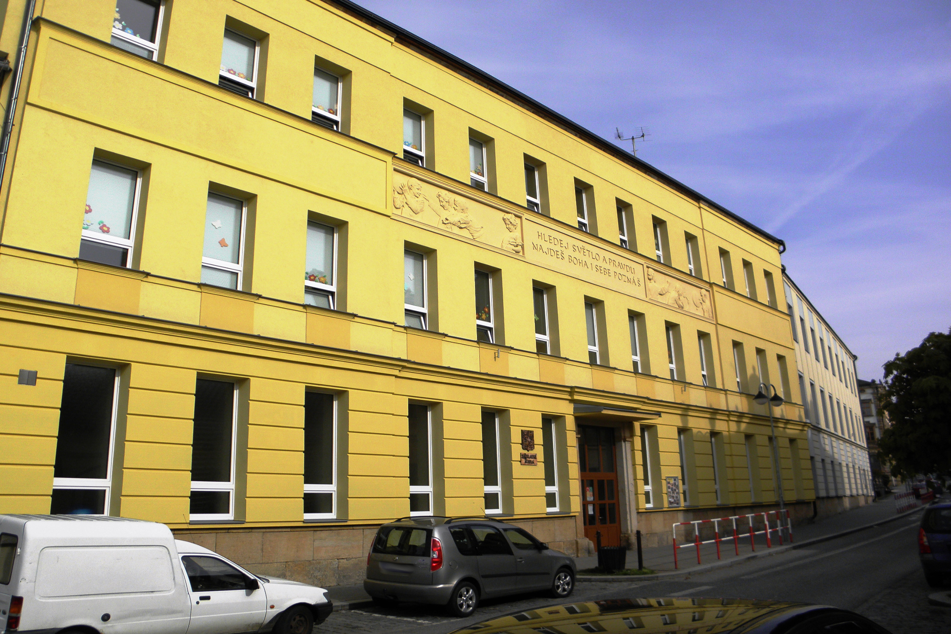 Základní škola, Hořice, Komenského 338, okres Jičín