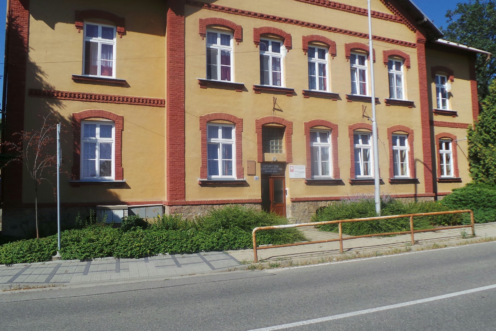 Charita Uherský Brod - Azylový dům pro matky s dětmi v tísni