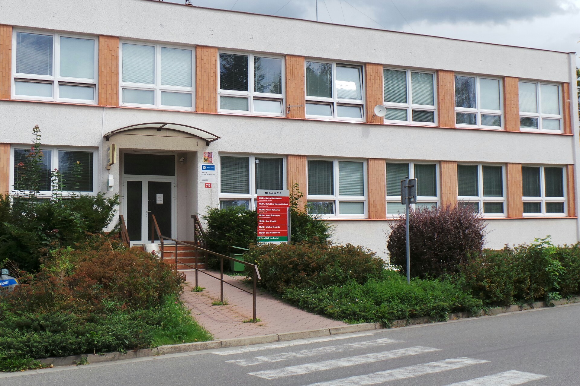 Policie ČR - Obvodní oddělení Lázně Bohdaneč foto 2