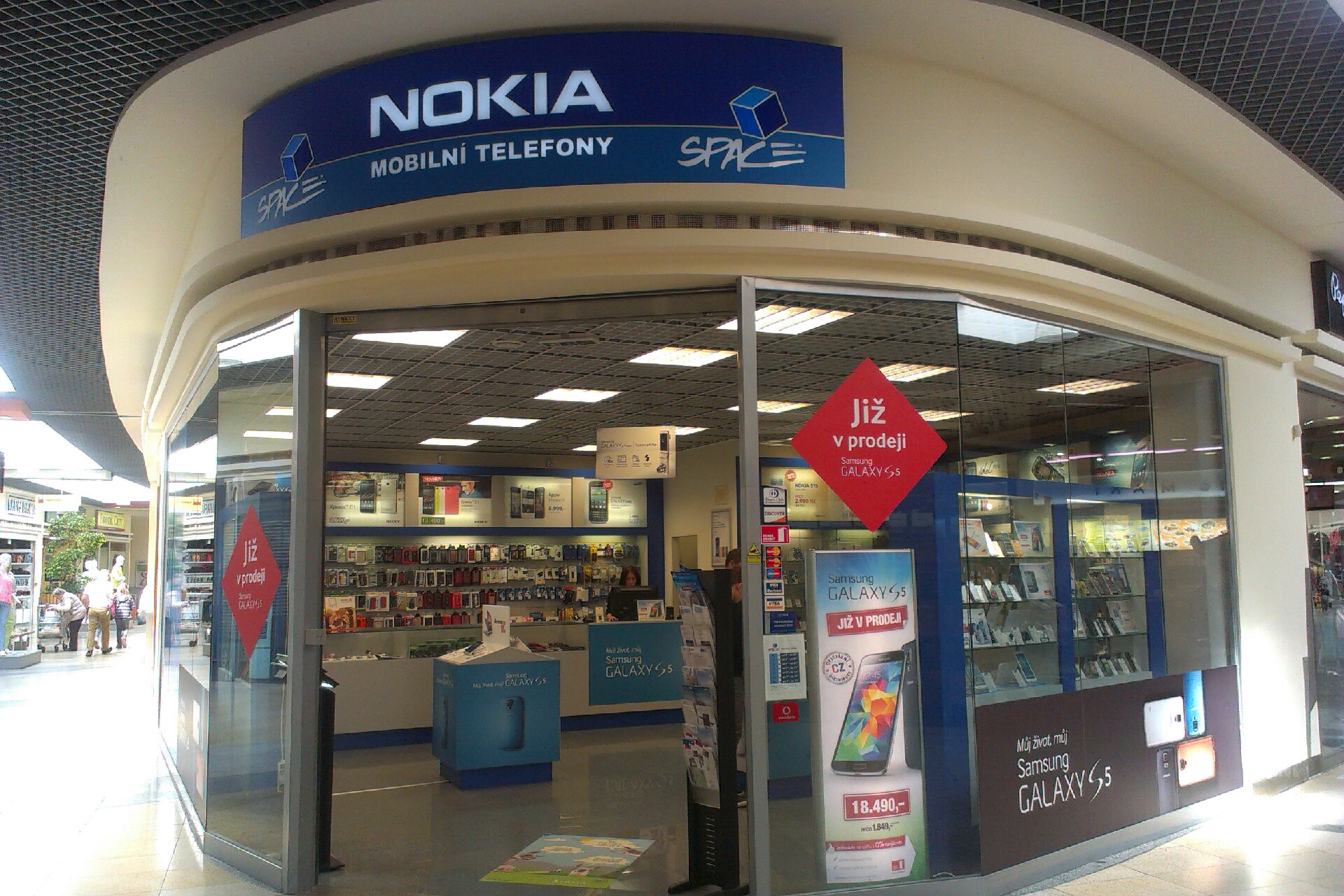 SPACE mobilní telefony