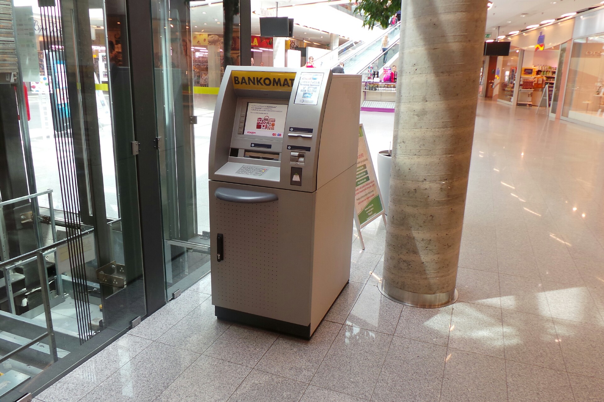 Raiffeisenbank - bankomat