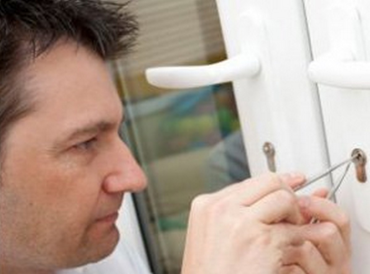 Nouzové otevírání dveří Ivan Dostál foto 3