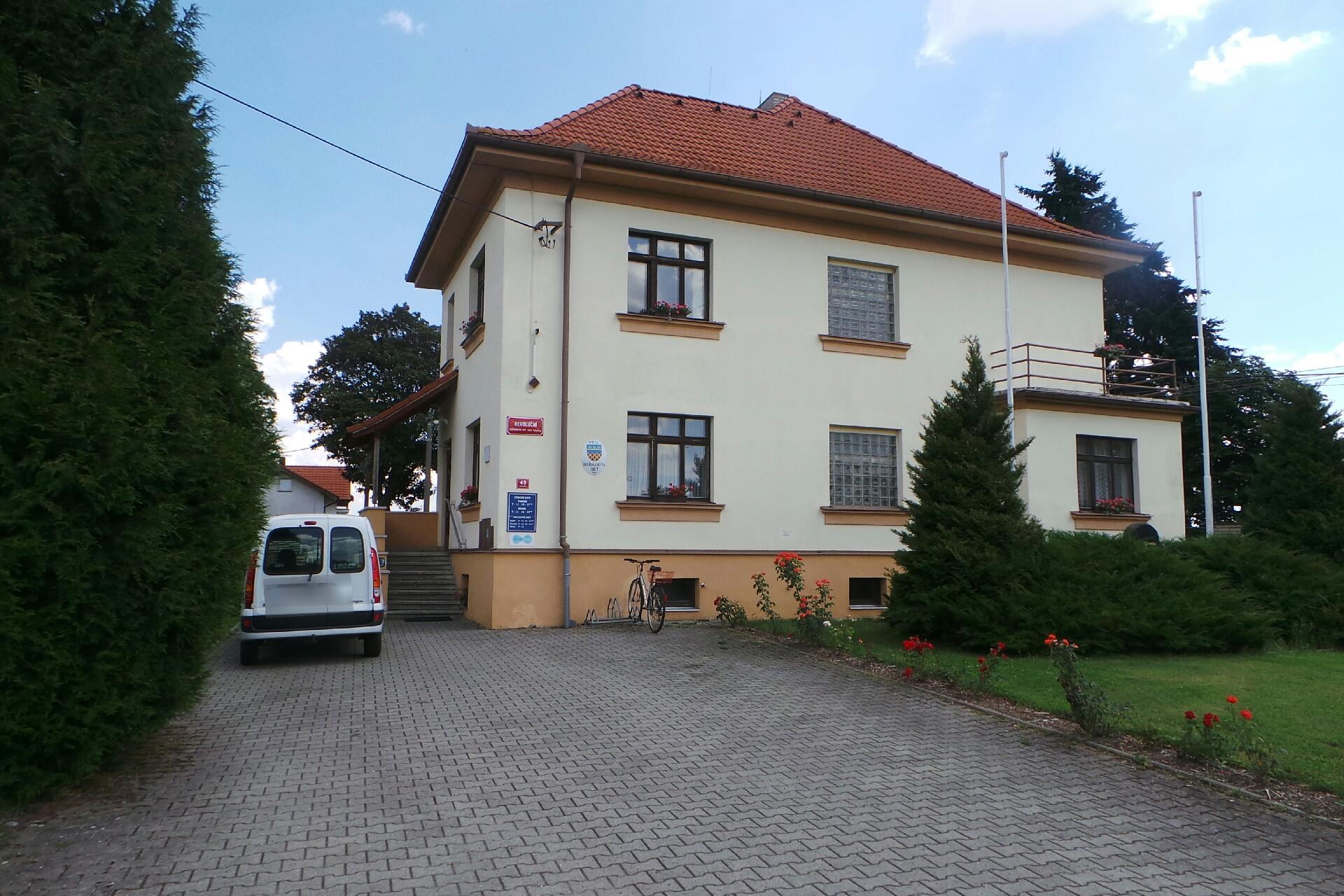 Heřmanova Huť - obecní úřad foto 1