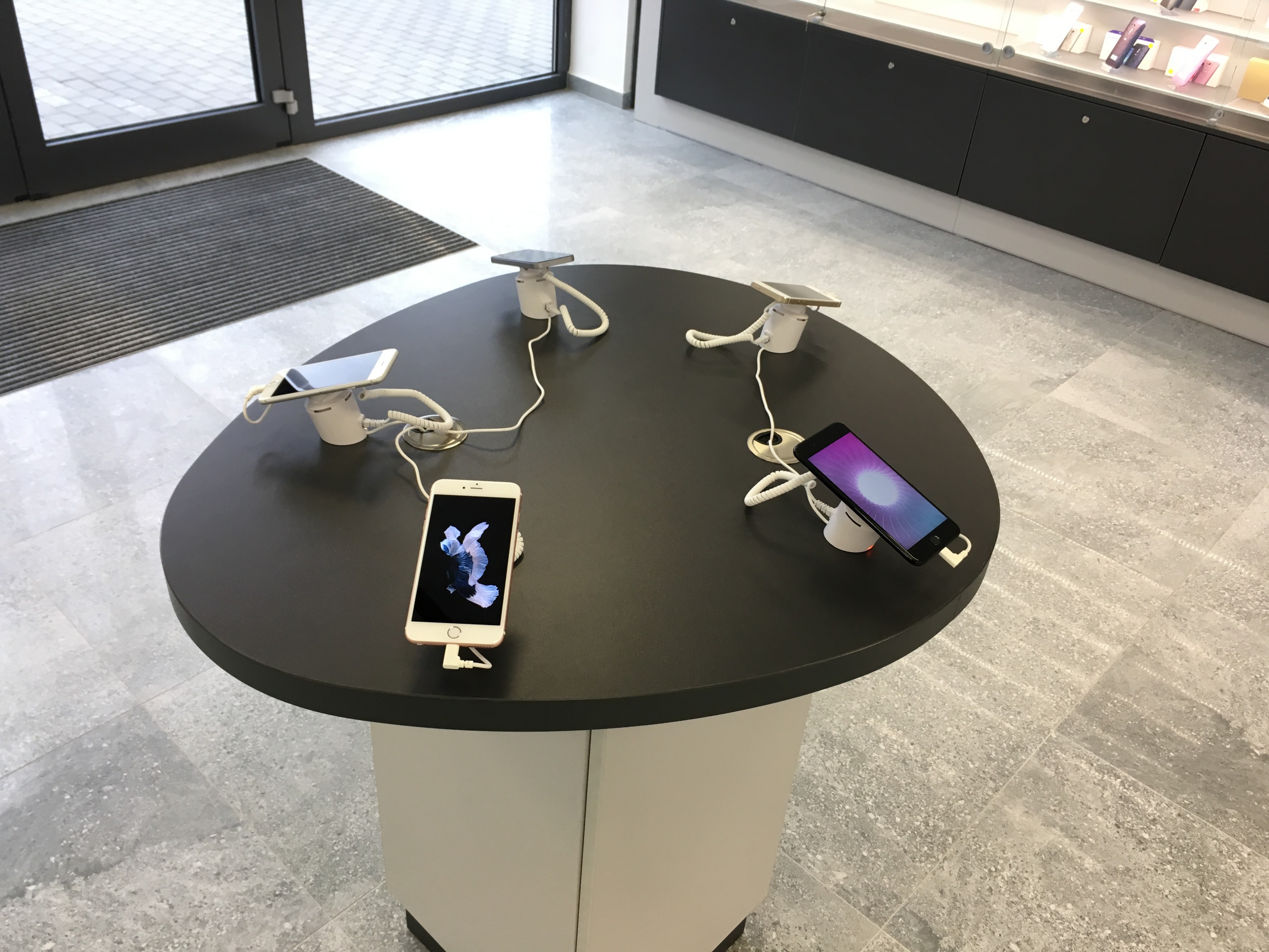 QuikSet – prodej a servis mobilních telefonů foto 6