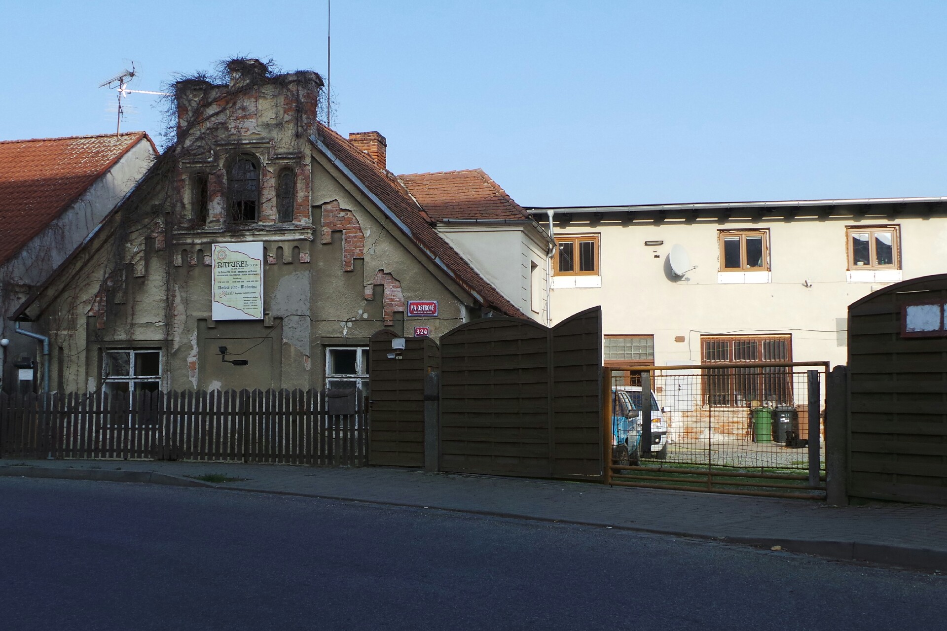 NATUREL s.r.o., s.r.o.