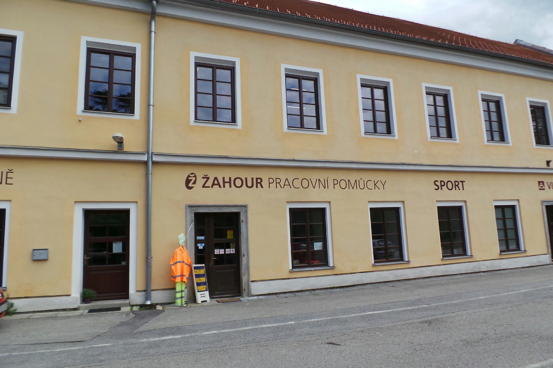 Žahour pracovní pomůcky