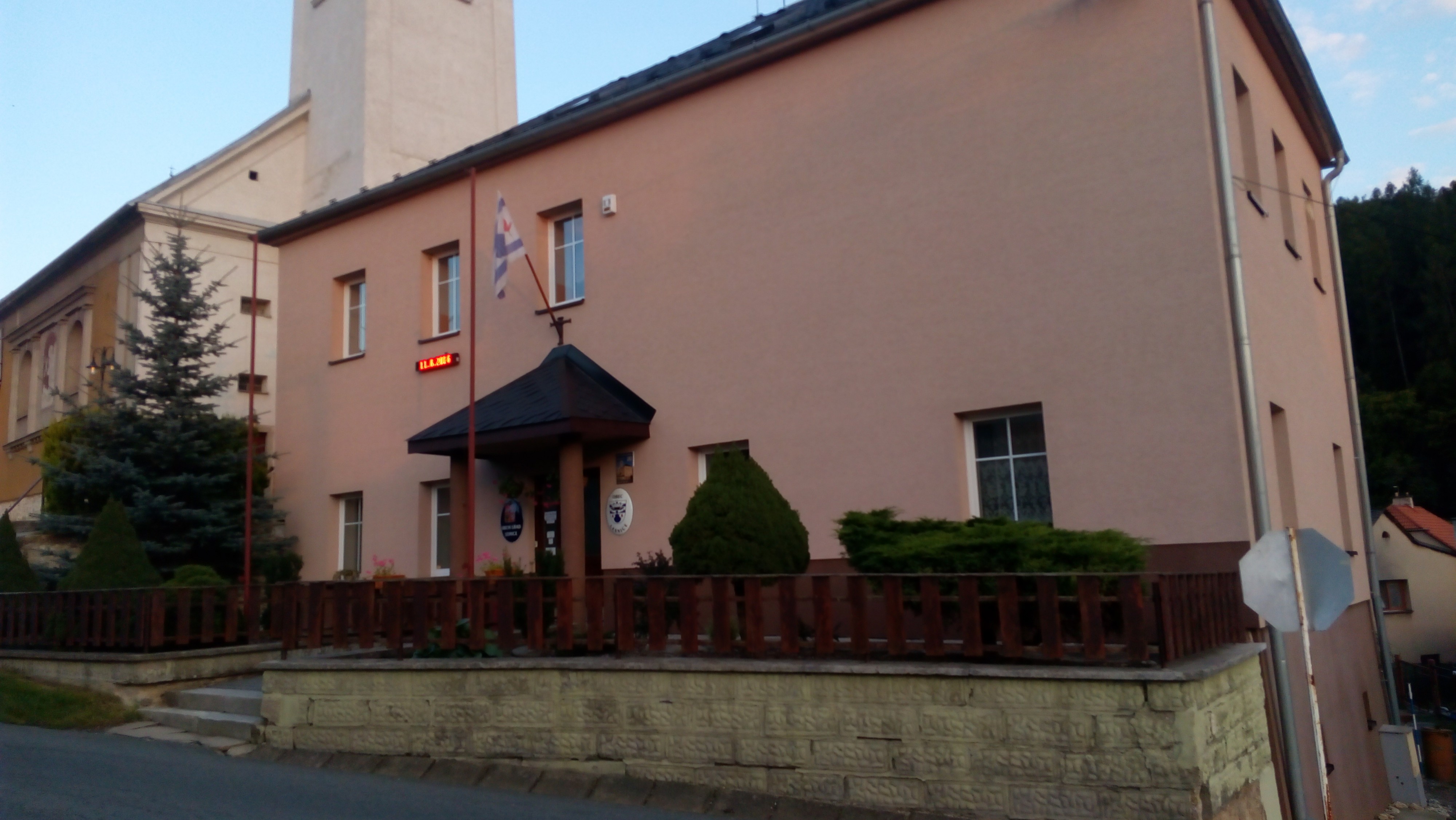 Lesnice - obecní úřad foto 2