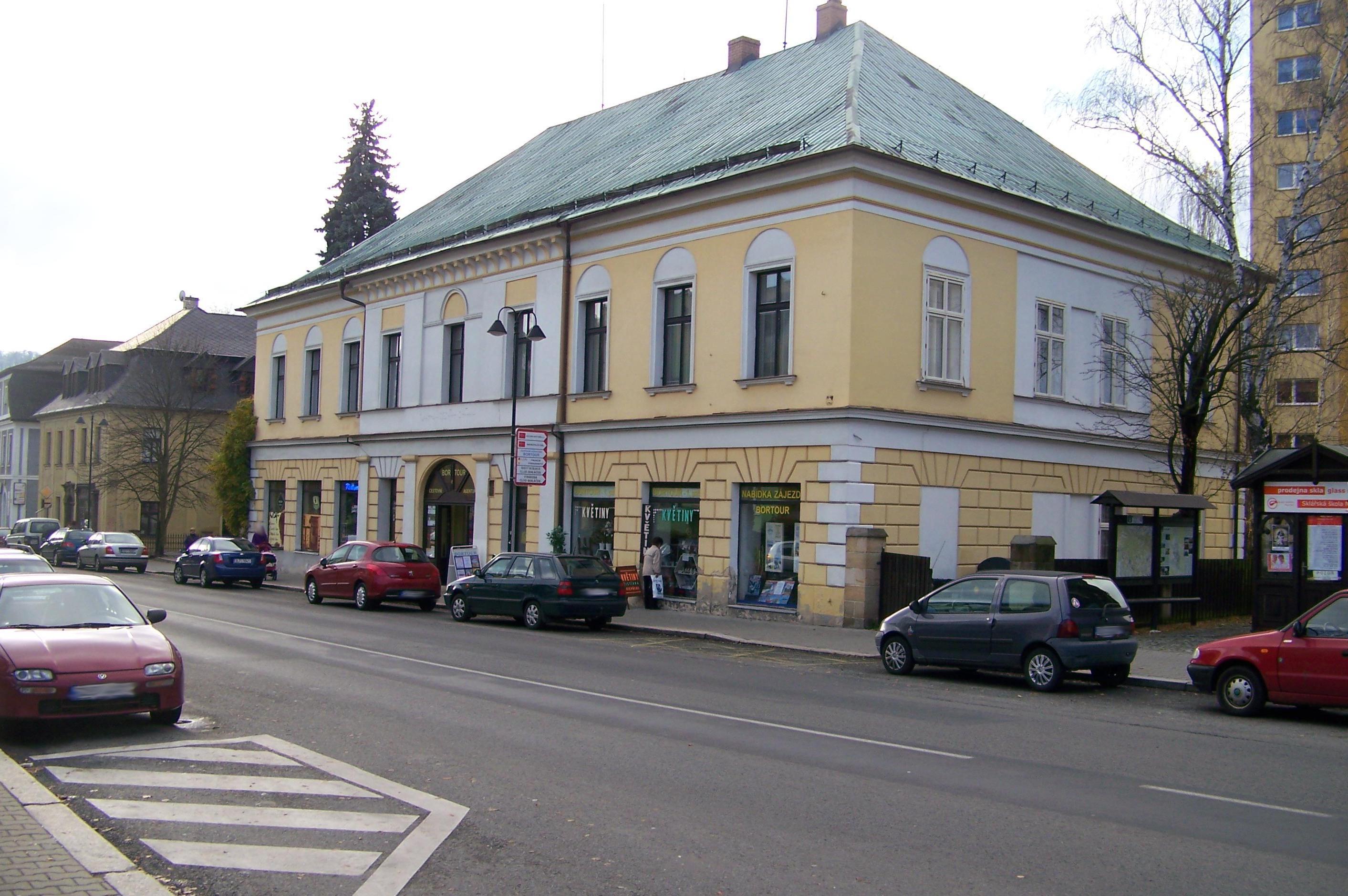 REA - realitní kancelář